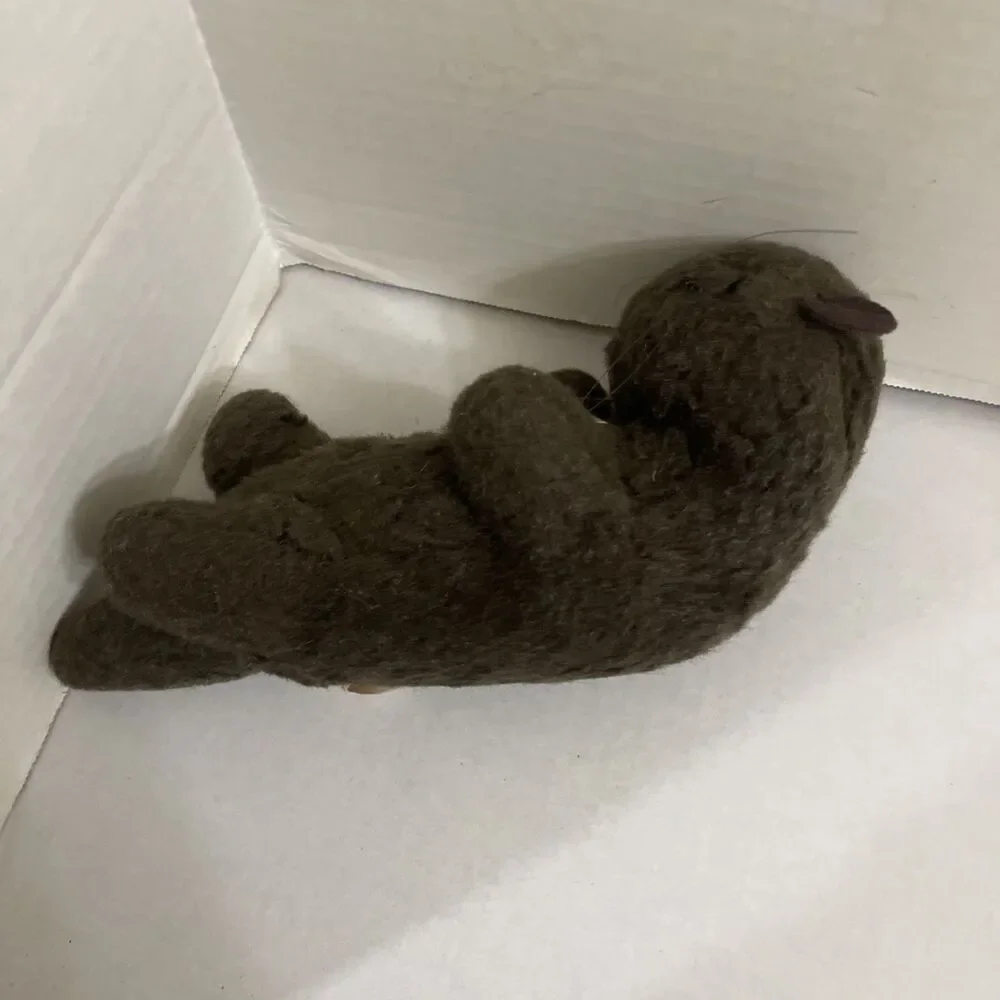 Vintage 1975 Dakin Pillow Pets Otter Plush With Shell 11" Stuffed Animal - Picture 4 of 4